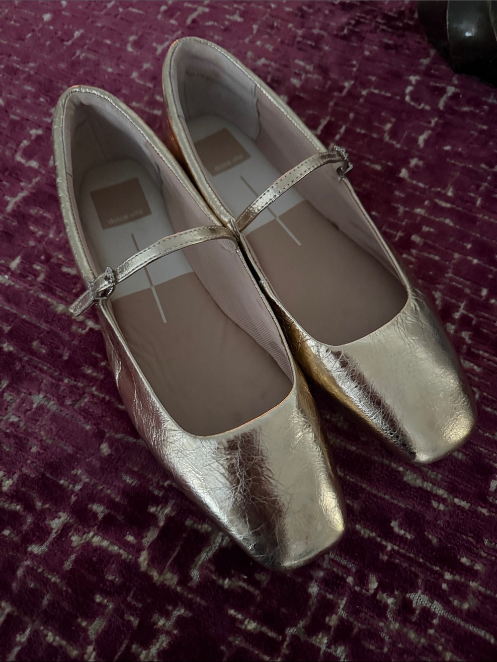 EXCELLENT USED CONDITION GOLD DOLCE VITA BALLET FLATS